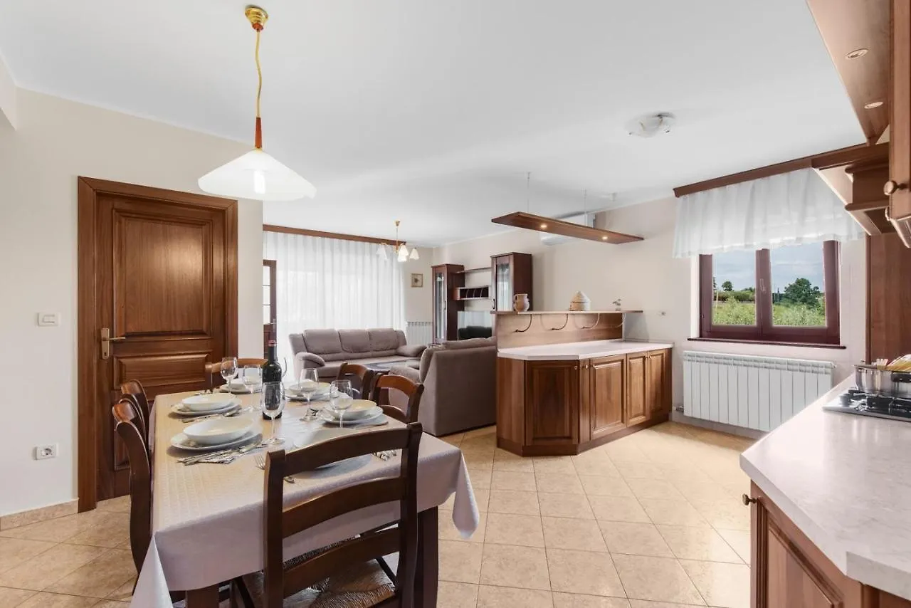 Apartment Luma Vižinada