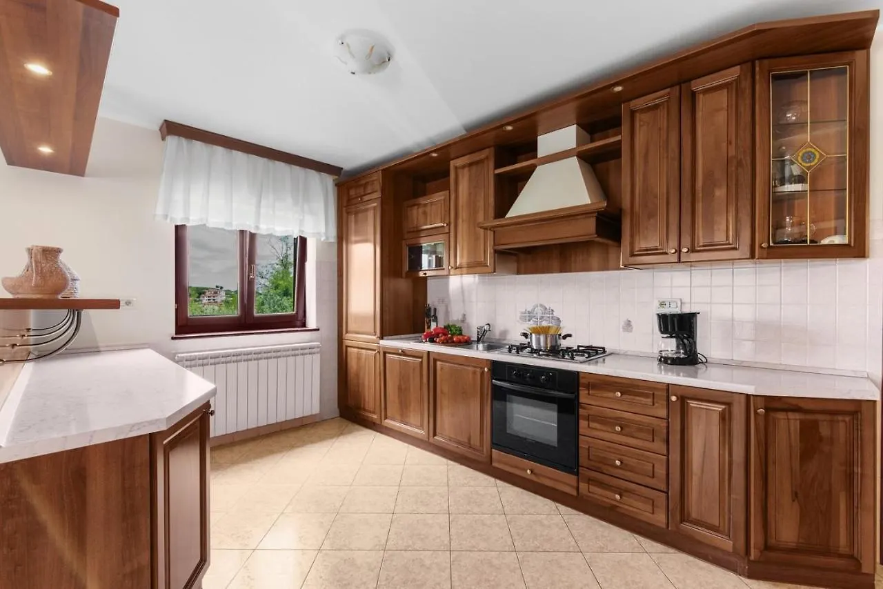 Apartment Luma Vizinada 0*,  Croatia